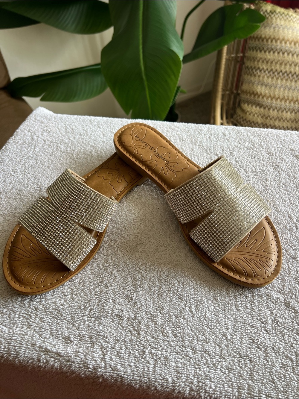 NWOT Rock & Candy Rhinestone Slide Sandals 7.5